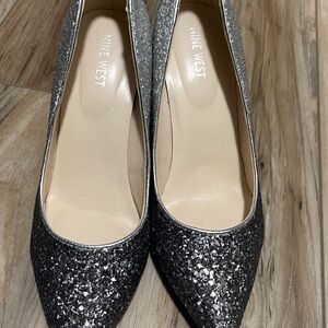 Nine West Silver Glitter Pointed Toe Heels Women’s Size 8